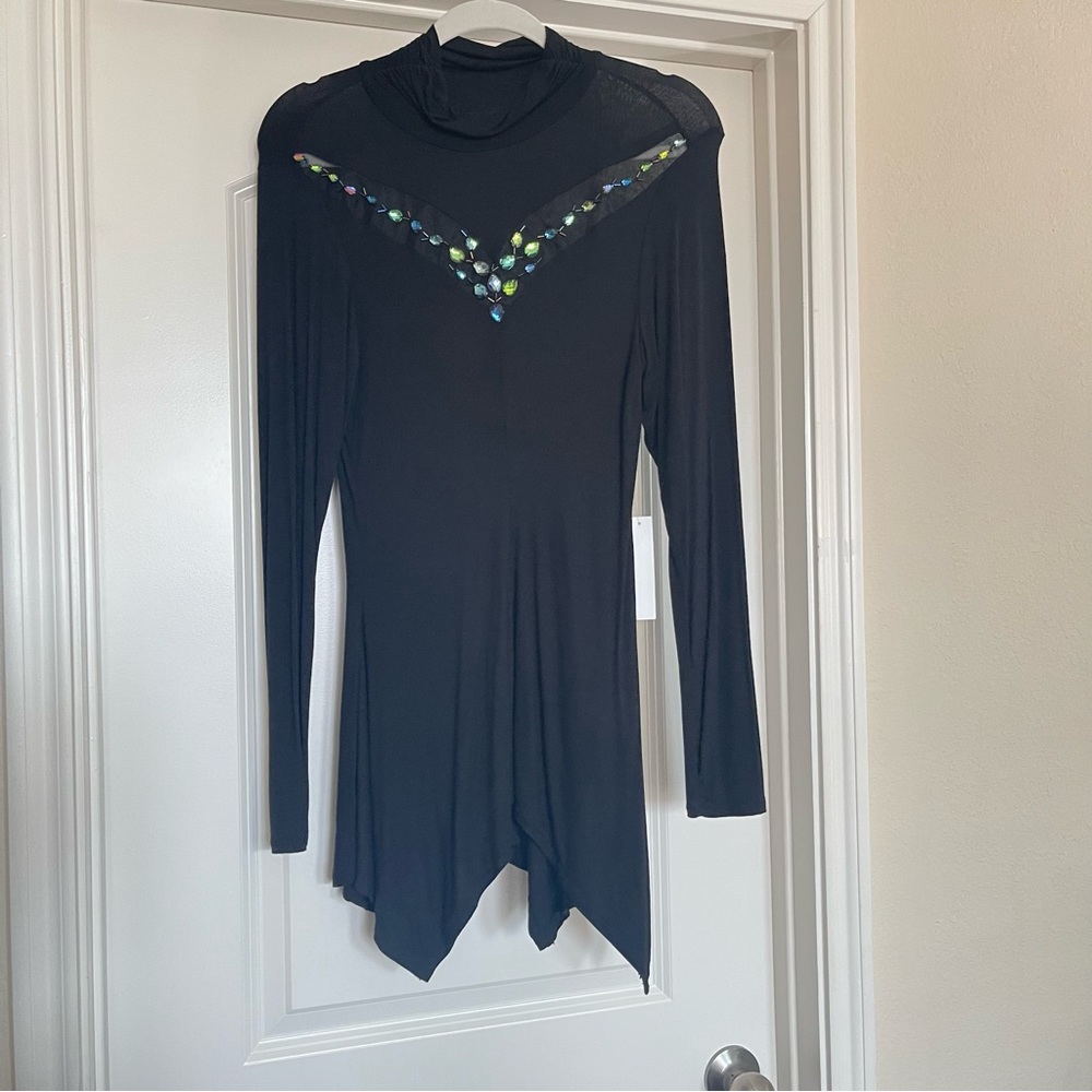 NEW VENUS long sleeve top